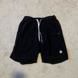 Vouri Men's Lined Black Athletic Shorts